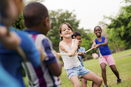 summer camp, kids tug of war